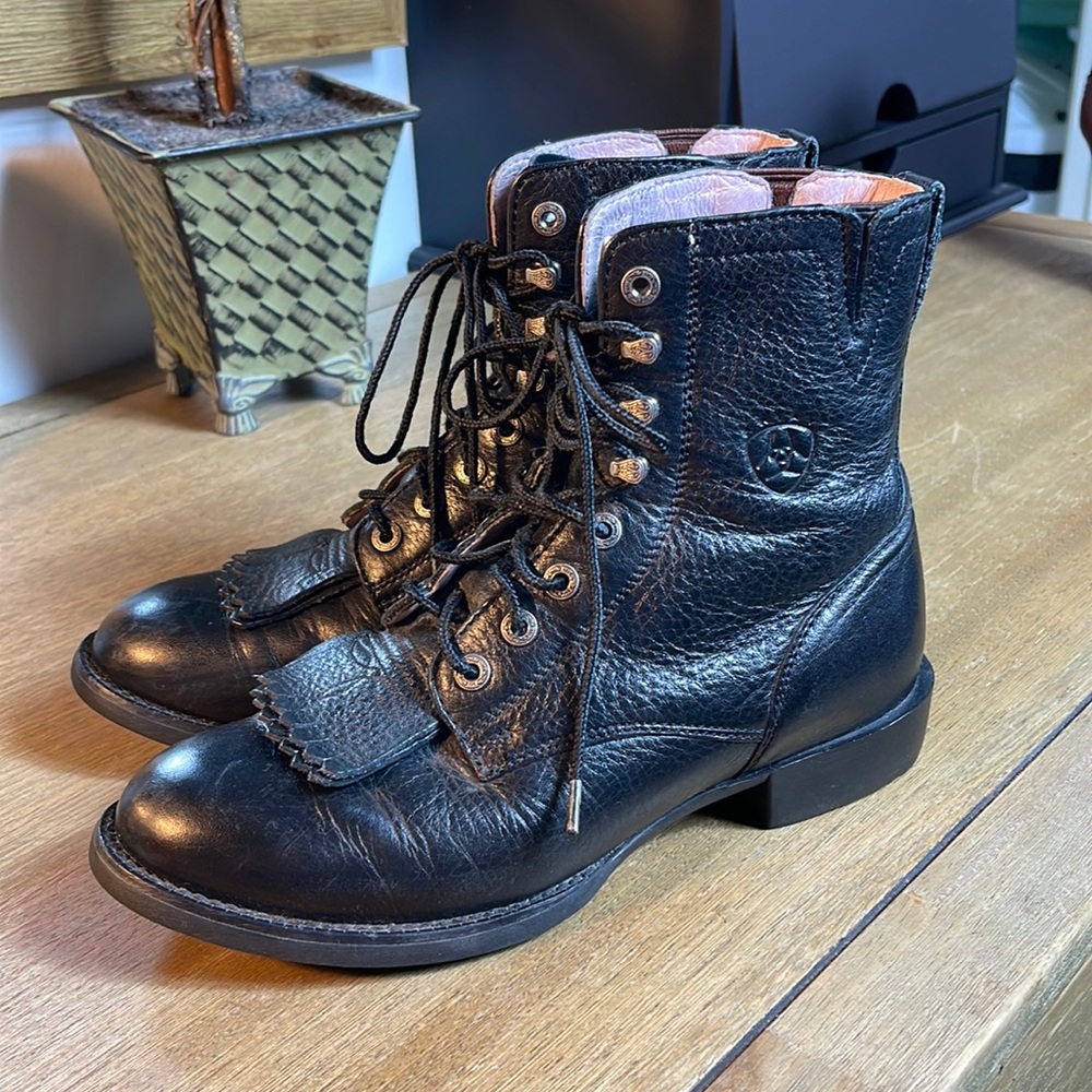 ARIAT BOOTS